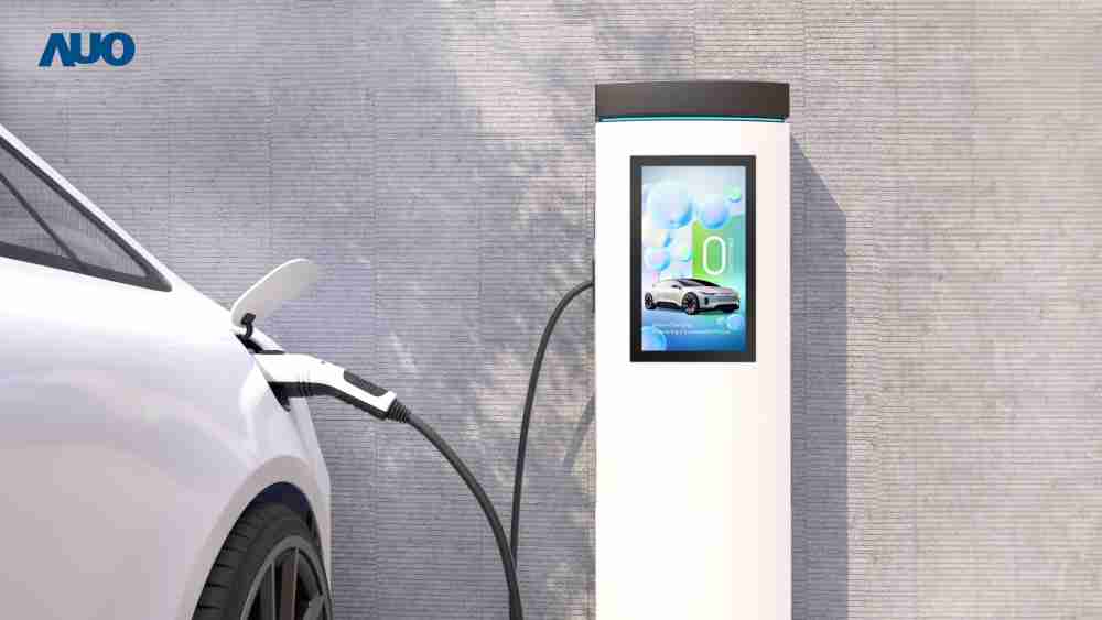 友達〝EVSE車用充電樁解決方案〞專為電動汽車充電樁設計，，具有高亮度、、、克服戶外艱難環境的耐溫、、、、耐紫外線等特性，，，，並搭載散熱性及擴充性強的高效能工業電腦，，，可實現人機互動訴求，，，如資訊顯示、、支付等應用